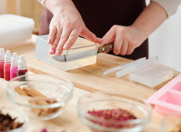 صابون‌سازی به روش ذوب کن و بریز